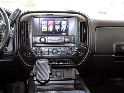 Used 2017 GMC Sierra 1500 SLT image 16