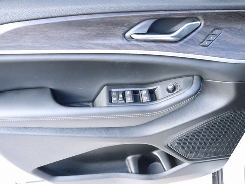 New 2025 Jeep Grand Cherokee Limited image 18