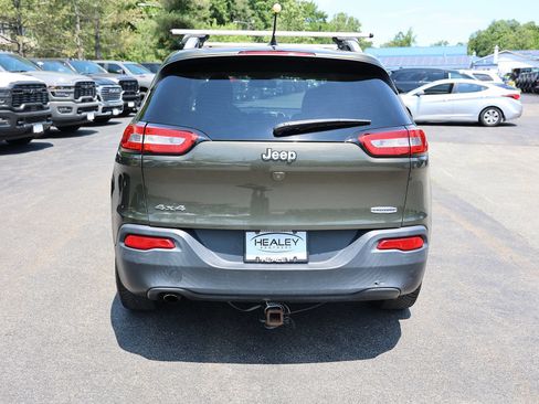 Used 2015 Jeep Cherokee Latitude w/ Cold Weather Group AWD/4WD image 6