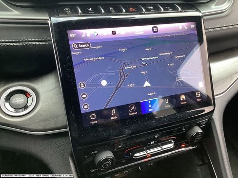 Used 2022 Jeep Grand Cherokee Limited image 10