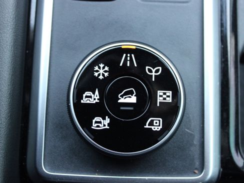 Certified 2022 Nissan Pathfinder SV image 19