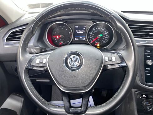 Used 2019 Volkswagen Tiguan SE image 15