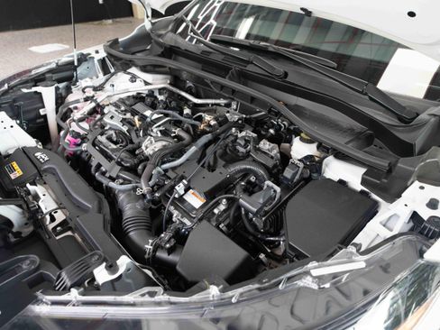 Used 2025 Toyota Corolla Cross AWD Hybrid w/ Moonroof Package image 33