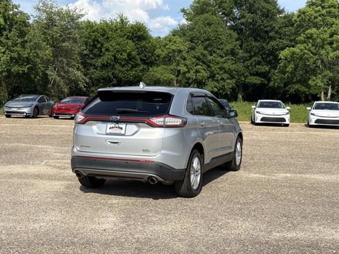 Used 2018 Ford Edge SEL w/ Equipment Group 201A FWD image 3