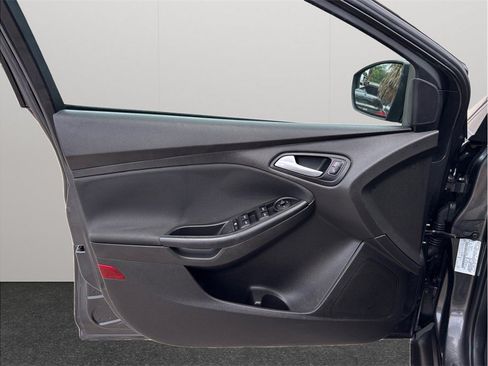 Used 2017 Ford Focus SE FWD image 15