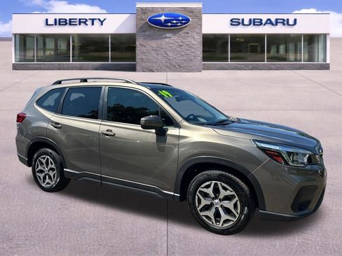 Used 2019 Subaru Forester Premium AWD/4WD image 22