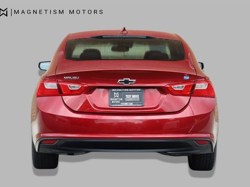 Used 2018 Chevrolet Malibu Hybrid w/ Leather Package FWD image 7