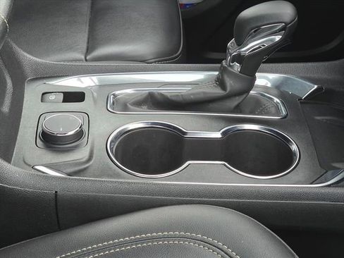 Certified 2023 Chevrolet Traverse LT image 28