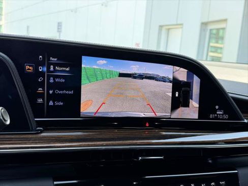 Used 2024 Cadillac Escalade ESV Premium Luxury AWD/4WD image 32
