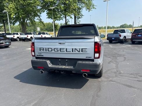 Used 2024 Honda Ridgeline Sport image 9