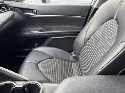 Used 2023 Toyota Camry SE image 7