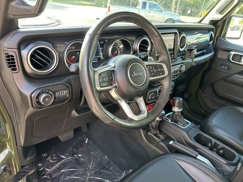 Used 2022 Jeep Wrangler Unlimited Rubicon w/ Trailer Tow Package AWD/4WD image 28