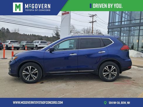 Used 2017 Nissan Rogue SL w/ SL Premium Package image 2