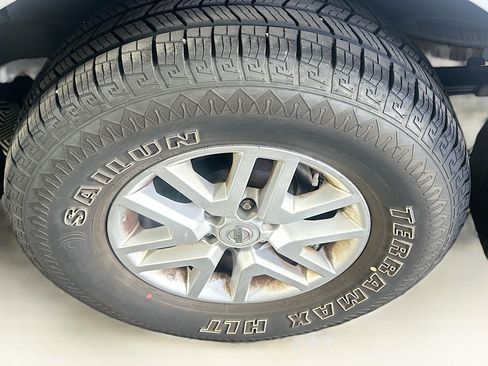 Used 2019 Nissan Frontier SV w/ Value Truck Package AWD/4WD image 11