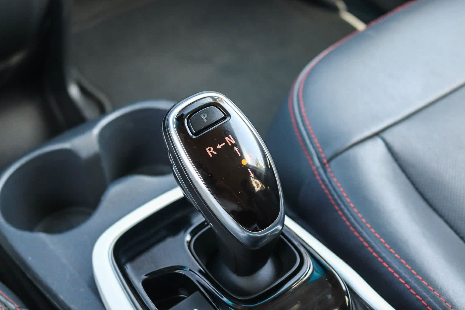 Used 2020 Chevrolet Bolt Premier w/ Infotainment Package FWD image 21