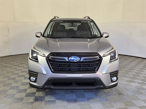 Used 2023 Subaru Forester Limited image 3