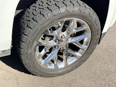 Used 2020 GMC Yukon Denali w/ Denali Premium Package AWD/4WD image 4