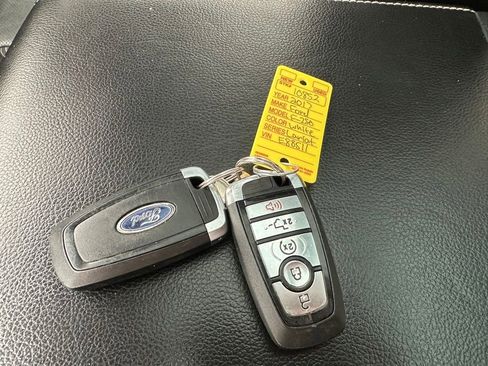 Used 2017 Ford F250 Lariat w/ Lariat Ultimate Package AWD/4WD image 8