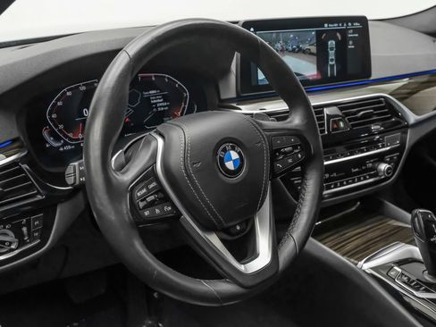 Used 2023 BMW 530i w/ Premium Package RWD image 19