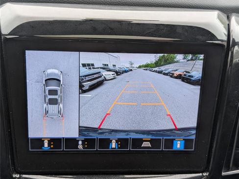 Used 2022 Chevrolet Traverse LT w/ LT Premium Package AWD/4WD image 34