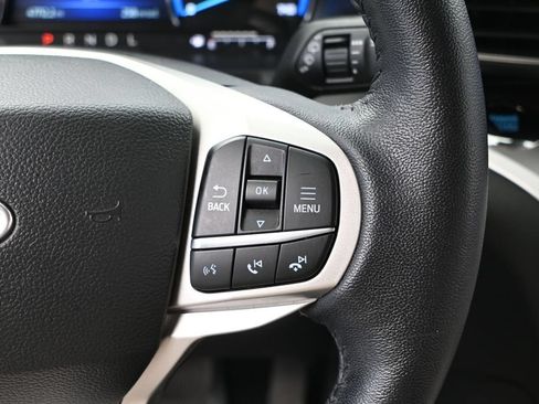 Used 2022 Ford Explorer XLT AWD/4WD image 29