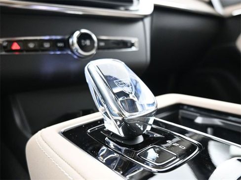 New 2026 Volvo XC90 B6 Ultra image 12