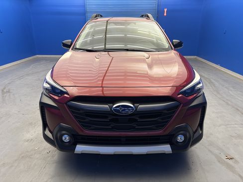 Certified 2025 Subaru Outback Limited AWD/4WD image 3