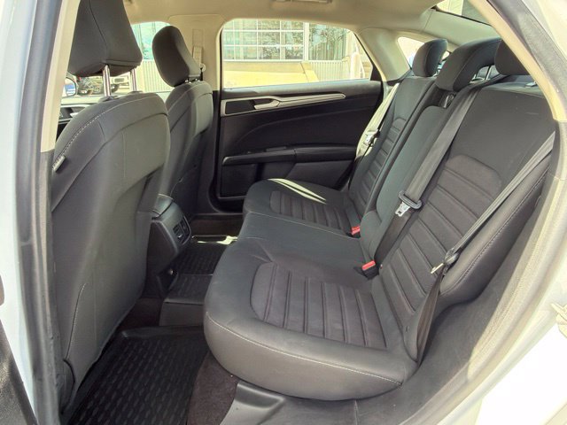 Used 2020 Ford Fusion SE AWD/4WD image 24