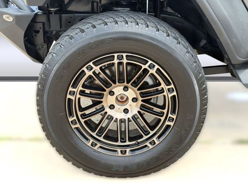 Used 2018 Jeep Wrangler Unlimited Sport S AWD/4WD image 12