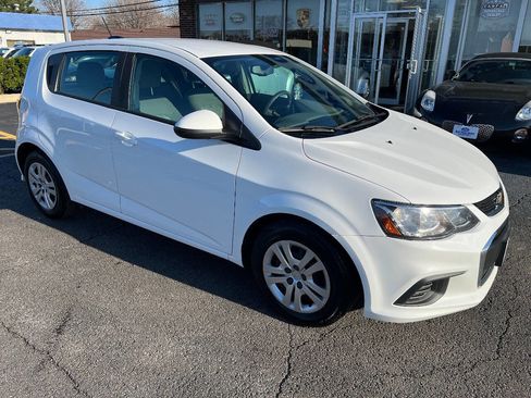 Used 2017 Chevrolet Sonic LT image 4