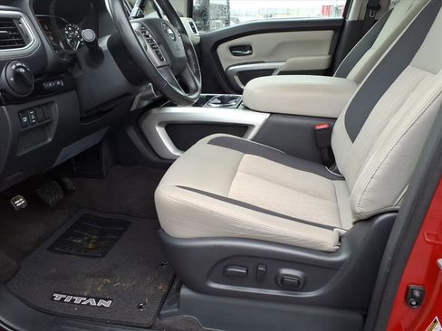 Certified 2021 Nissan Titan SV w/ SV Convenience Package image 7