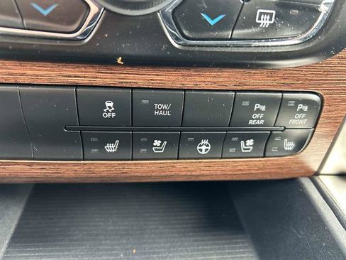 Used 2018 RAM 1500 Laramie w/ Convenience Group image 28