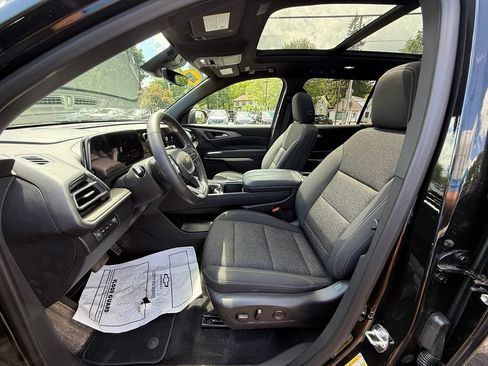Used 2026 Chevrolet Traverse LT w/ Sun and Wheel Package AWD/4WD image 17