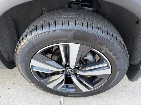 Certified 2023 Nissan Rogue SL w/ SL Premium Package AWD/4WD image 10