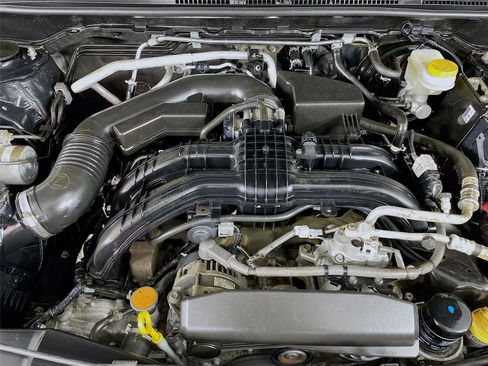 Used 2020 Subaru Crosstrek 2.0i Limited w/ Moonroof Package image 32