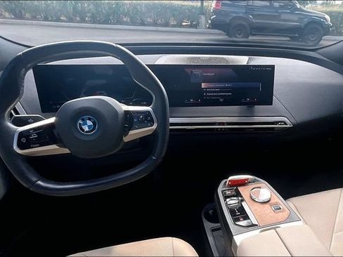Used 2023 BMW iX xDrive50 w/ Ultimate Package 2 AWD/4WD image 14