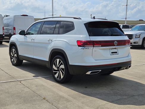 Used 2024 Volkswagen Atlas SE FWD image 6