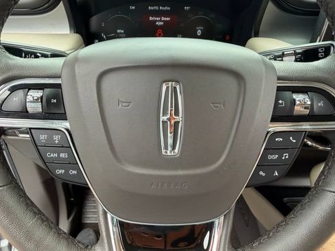 Certified 2022 Lincoln Nautilus FWD w/ Premium Package image 24