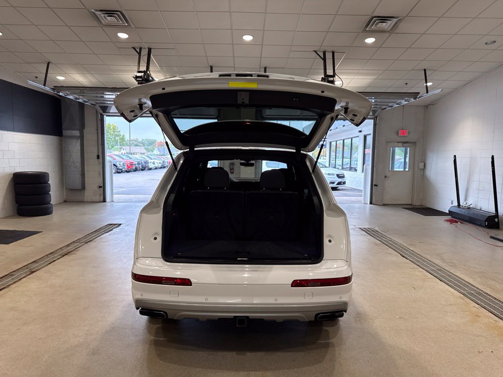 Used 2018 Audi Q7 3.0T Prestige AWD/4WD image 18