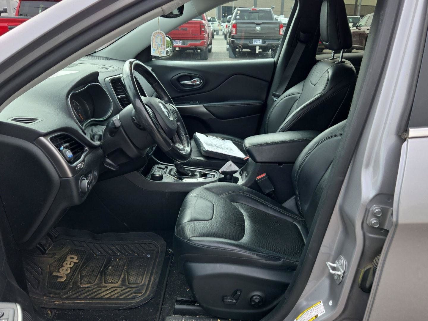 Used 2020 Jeep Cherokee Limited AWD/4WD image 15