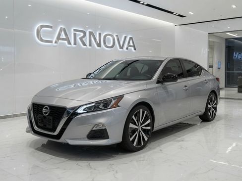 Used 2021 Nissan Altima 2.5 SR FWD image 12