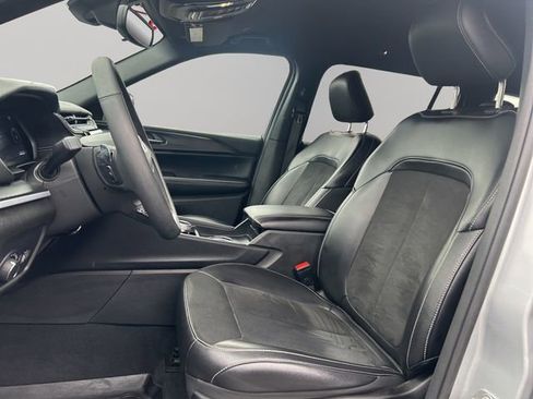 Used 2024 Jeep Grand Cherokee L Laredo image 11