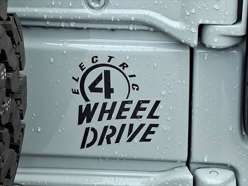 Certified 2024 Jeep Wrangler Unlimited AWD/4WD image 16