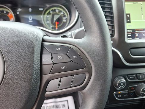 Used 2022 Jeep Cherokee Trailhawk w/ Sun, Sound & Nav Group image 23