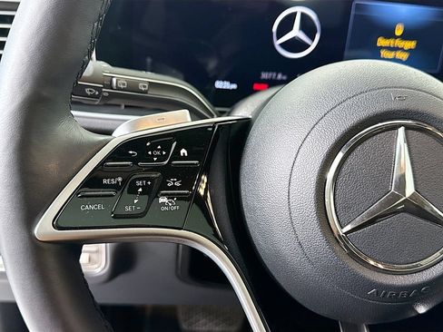 Certified 2025 Mercedes-Benz GLE 450e 4MATIC image 11