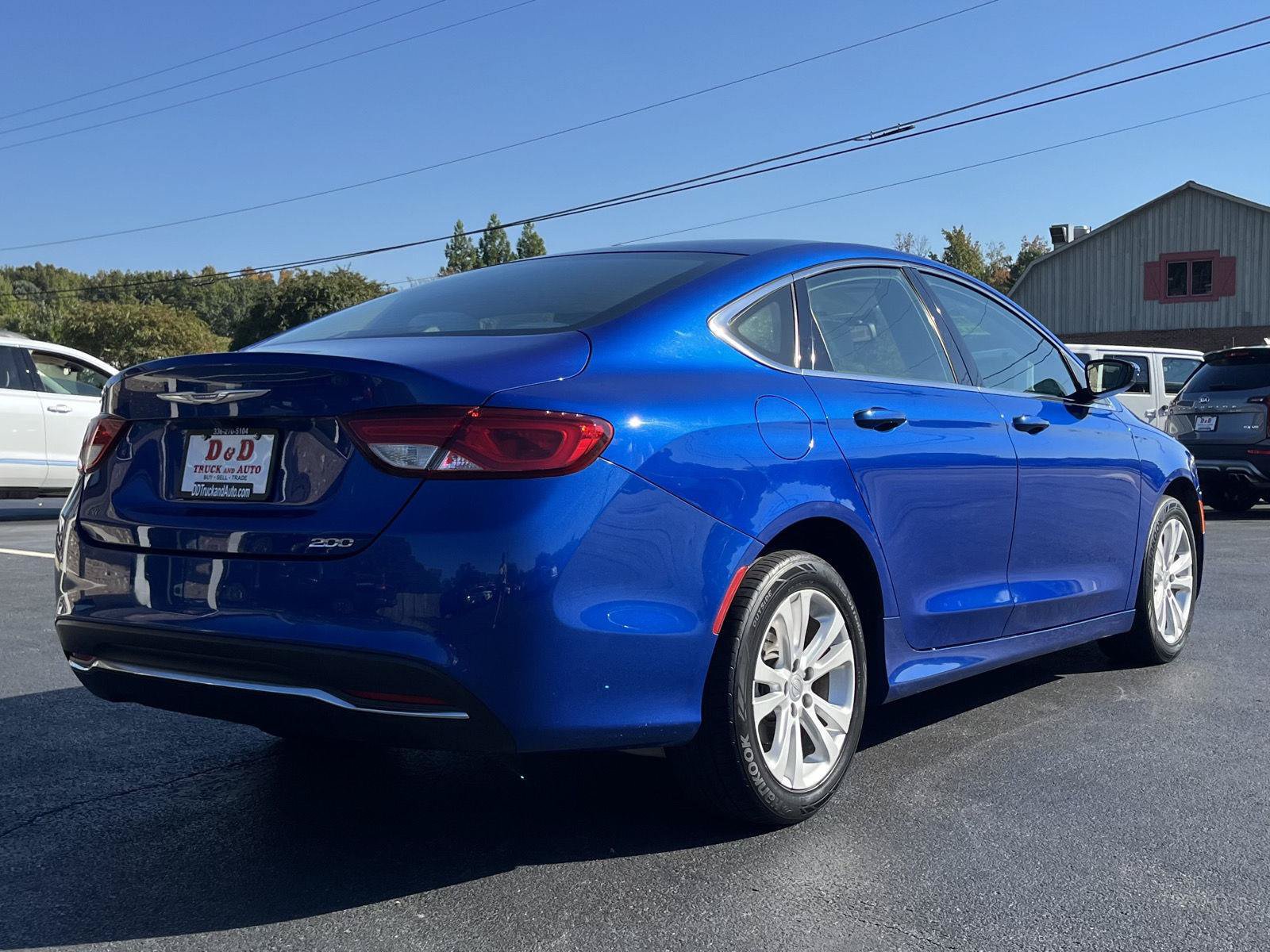 Used 2016 Chrysler 200 Limited FWD image 2