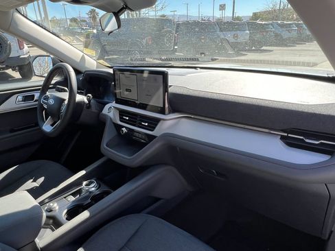 New 2026 Ford Explorer Active RWD image 13