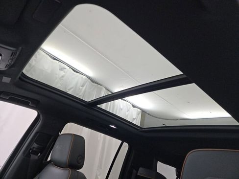 New 2026 GMC Yukon XL AT4 w/ AT4 Premium Package image 31