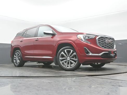Used 2018 GMC Terrain Denali w/ GMC Pro Grade Package AWD/4WD image 29