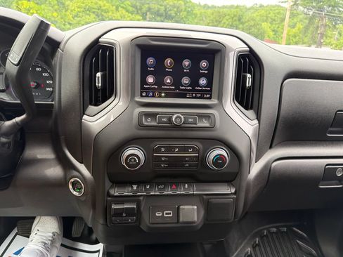 Used 2024 Chevrolet Silverado 2500 W/T AWD/4WD image 11